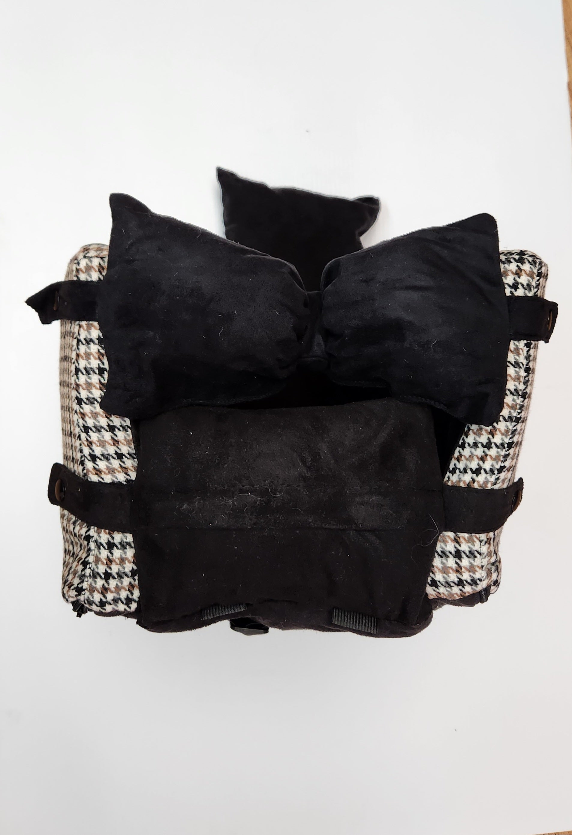 Car Console Bed With Bow For Small Dogs, 15x10"