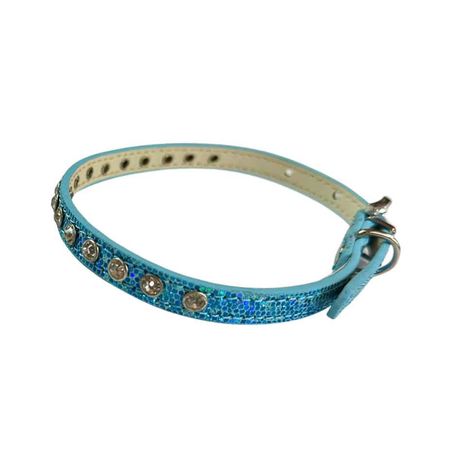 Collier scintillant en cuir strassé